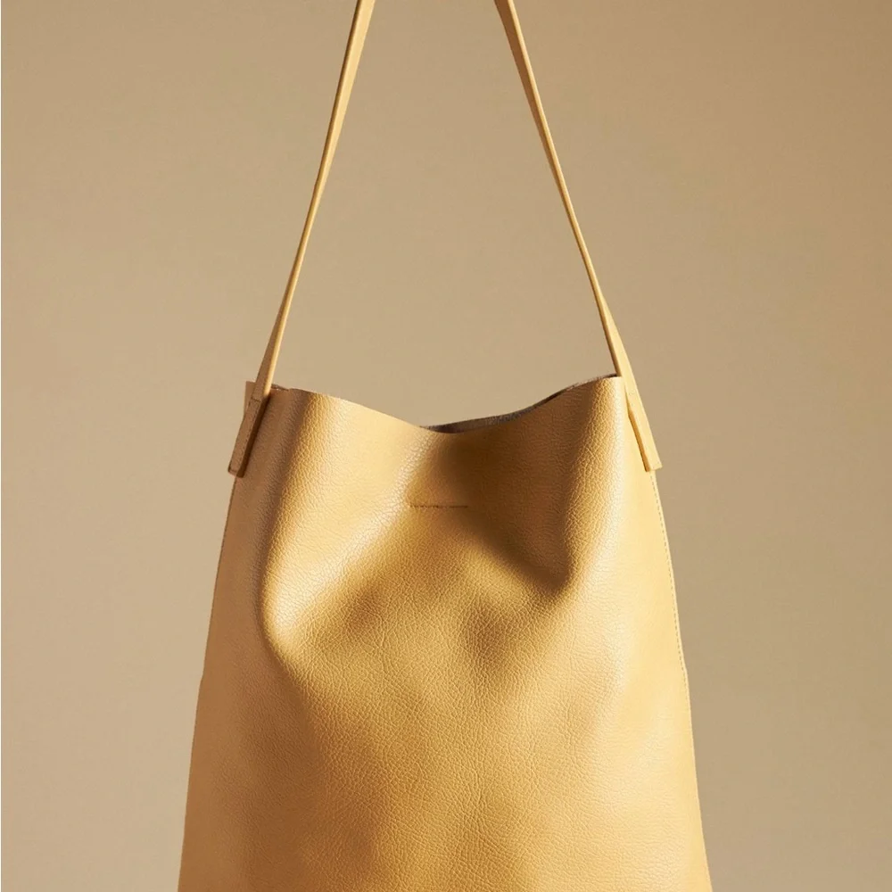 Anthropologie The Joss Elegant Tan Leather Bucket Tote Bag w/ Mini Pouch - Picture 3 of 11